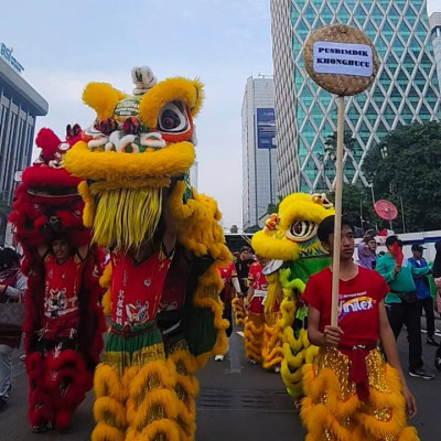 Pusbimdik Khonghucu Dukung CFD Syiar Muharam dengan Atraksi Barongsai